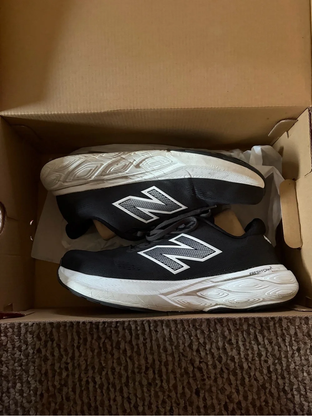 New Balance Men’s Black and White Athletic Running Shoes